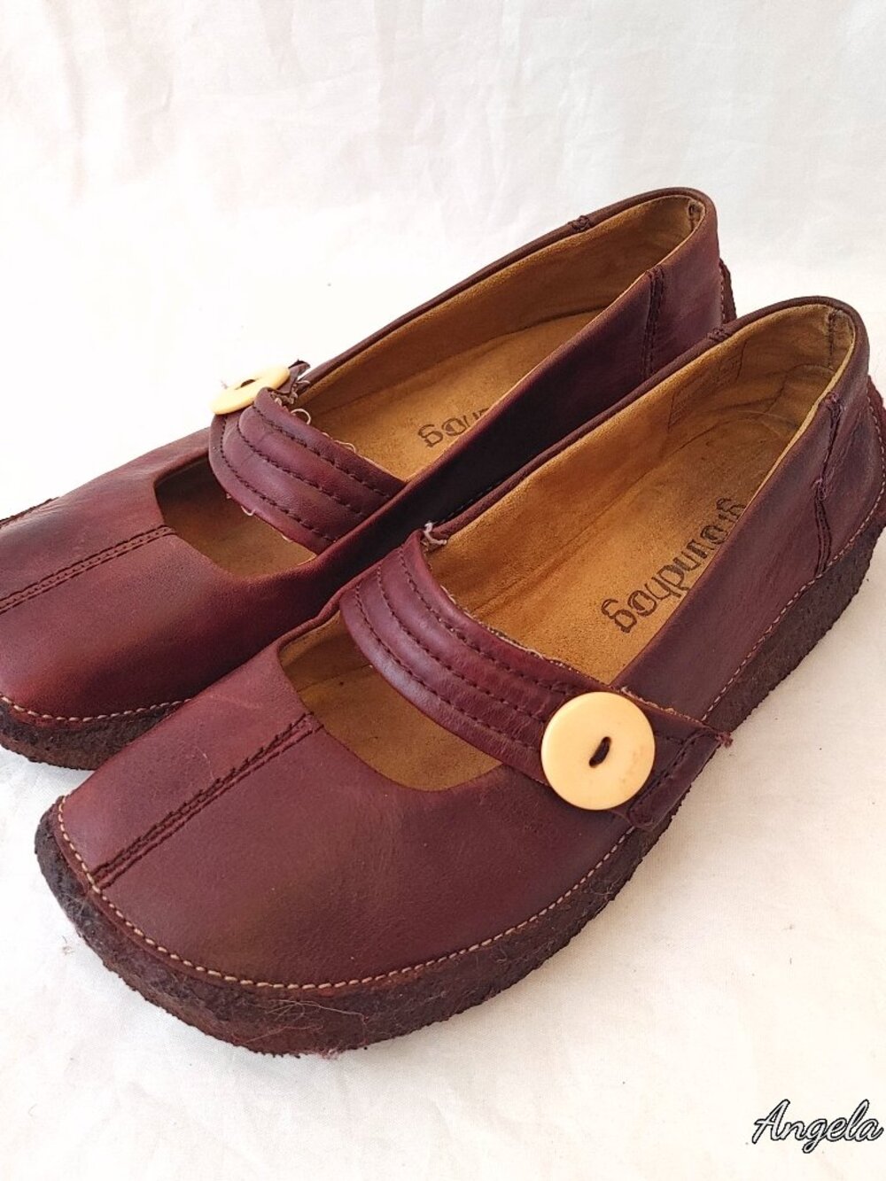 Groundhog Deep Red Leather Mary Jane Loafers Size 6 Wide Description